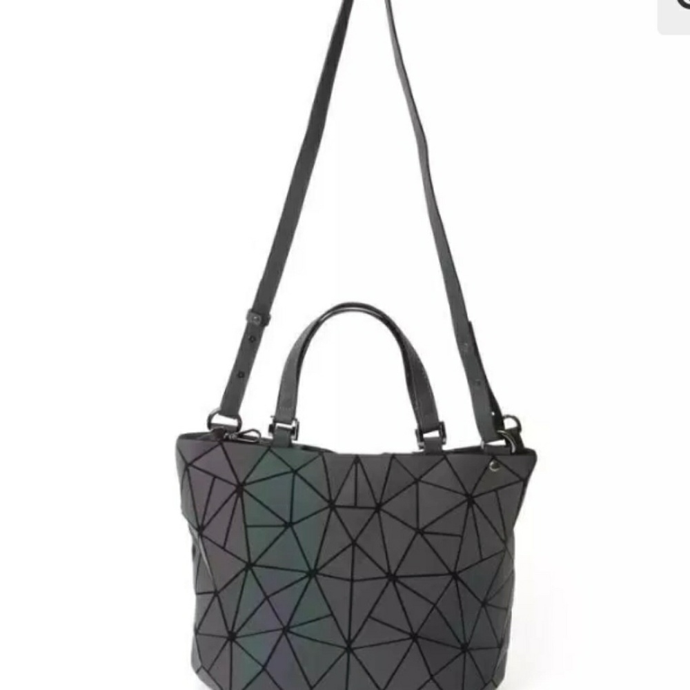 Large geo bag ( color changing with light)